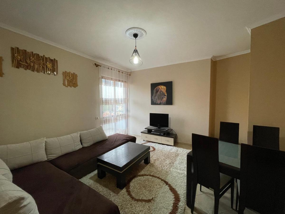 B&B - Private Rooms 2 Tiranë Ngoại thất bức ảnh